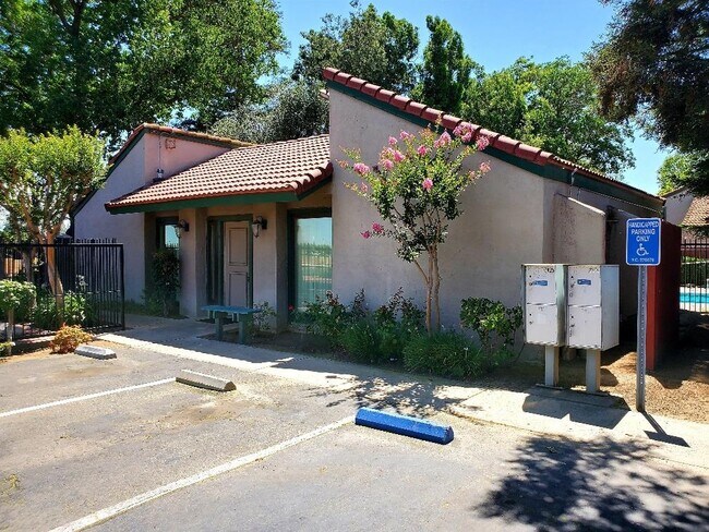 Building Photo - 5965 E Shields Ave