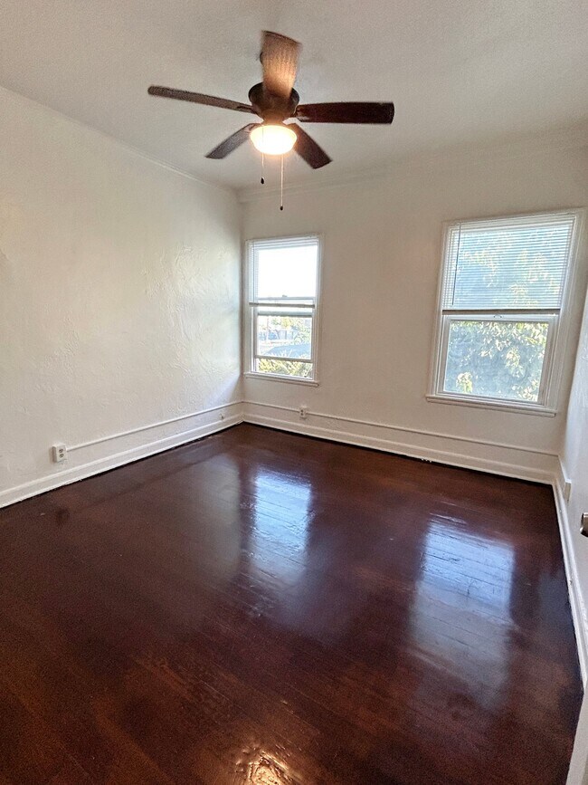 Building Photo - 1523 N McCadden Pl