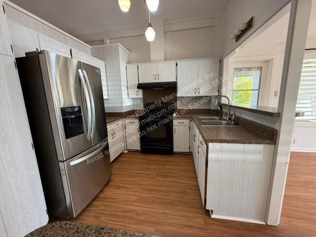 Building Photo - 1458 Humuula St