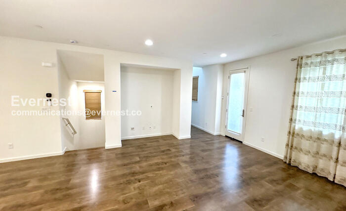 Building Photo - 60 Regency Pl