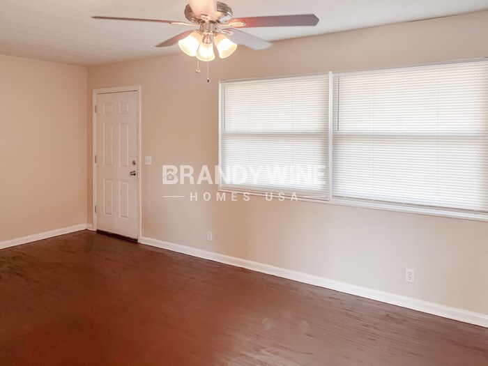 Building Photo - 930 Jorick Ct W