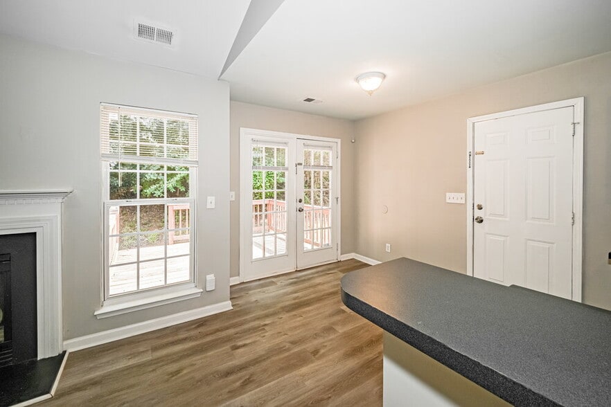 Building Photo - 5833 Lawn Meadow Dr