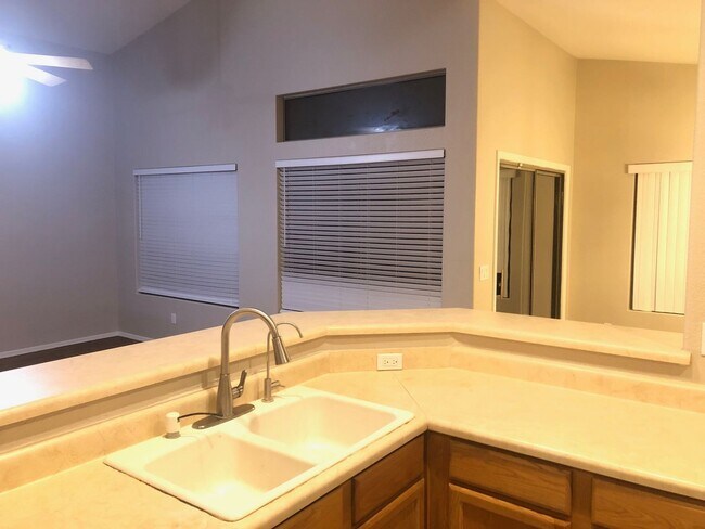 Building Photo - Long Term rental in Chandler