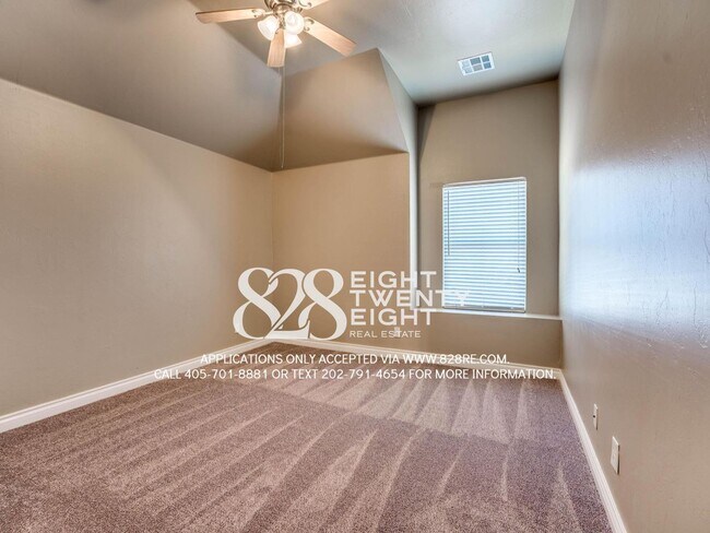 Building Photo - NEW TO THE MARKET!  Spacious 4 Bed/2 Bath Near very Close to Campus!!
