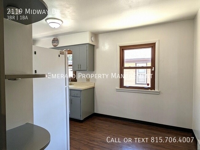 Building Photo - 2119 Midway Dr