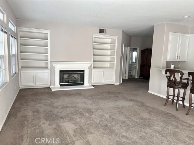 Building Photo - 524 Golden W Dr