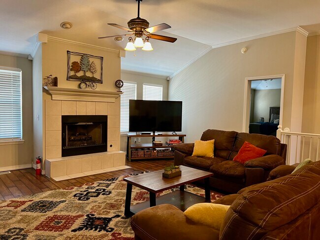 Building Photo - 36 Valley View Cir