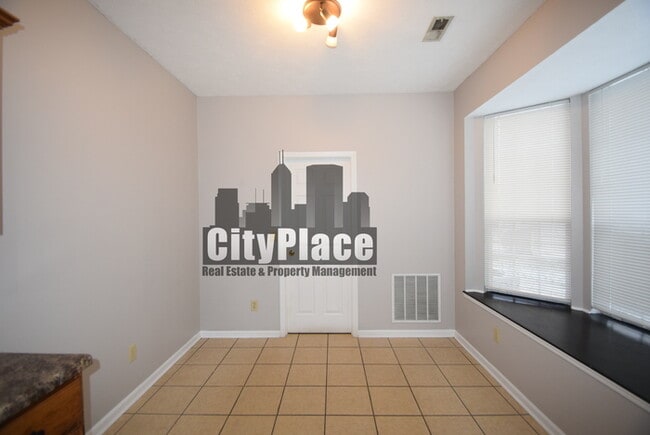 Building Photo - 10394 Lakeland Dr