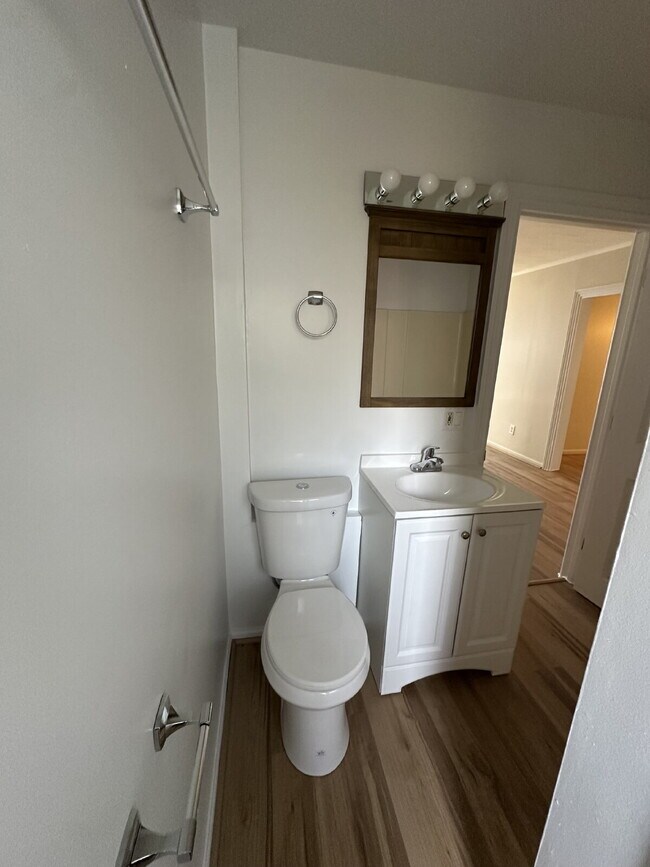 Building Photo - 3-Bedroom Duplex