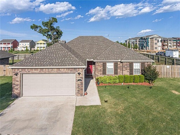 Building Photo - 1652 N Oakhaven Pl