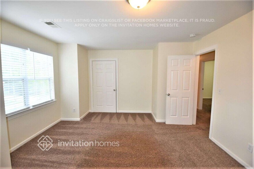 Building Photo - 2505 Century Oaks Ln