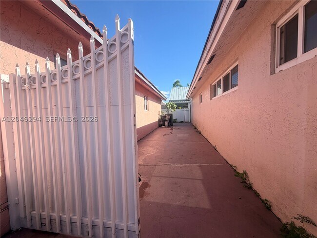 Building Photo - 8814 NW 109th Terrace