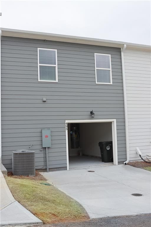 Building Photo - 495 Crown Dr