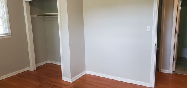 Building Photo - 3 bd, 2 ba house N cental Columbia, near V...