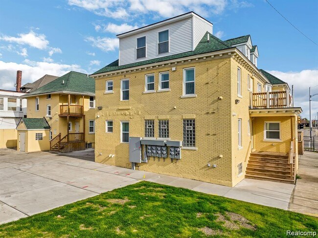 Building Photo - 799 E Grand Blvd