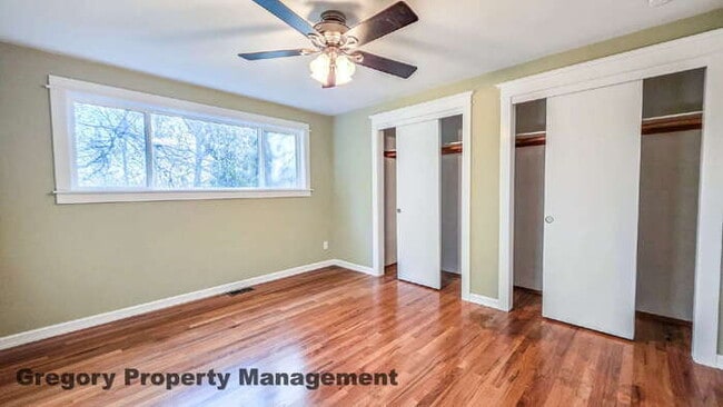 Building Photo - Spacious 5-Bedroom Kirkland Home – Daylight Basement, RV Parking, Quiet Private Drive & Top Schools!