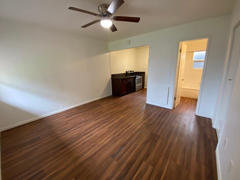 Building Photo - 1739 Sunset Cliffs Blvd
