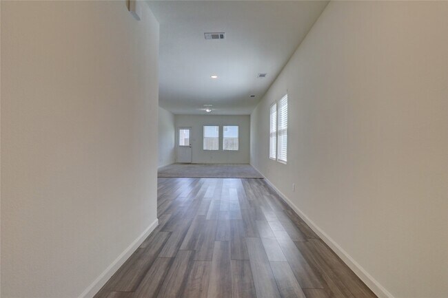 Building Photo - 613 Colgate Cir