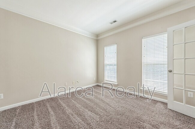 Building Photo - 6106 Greengate Ln