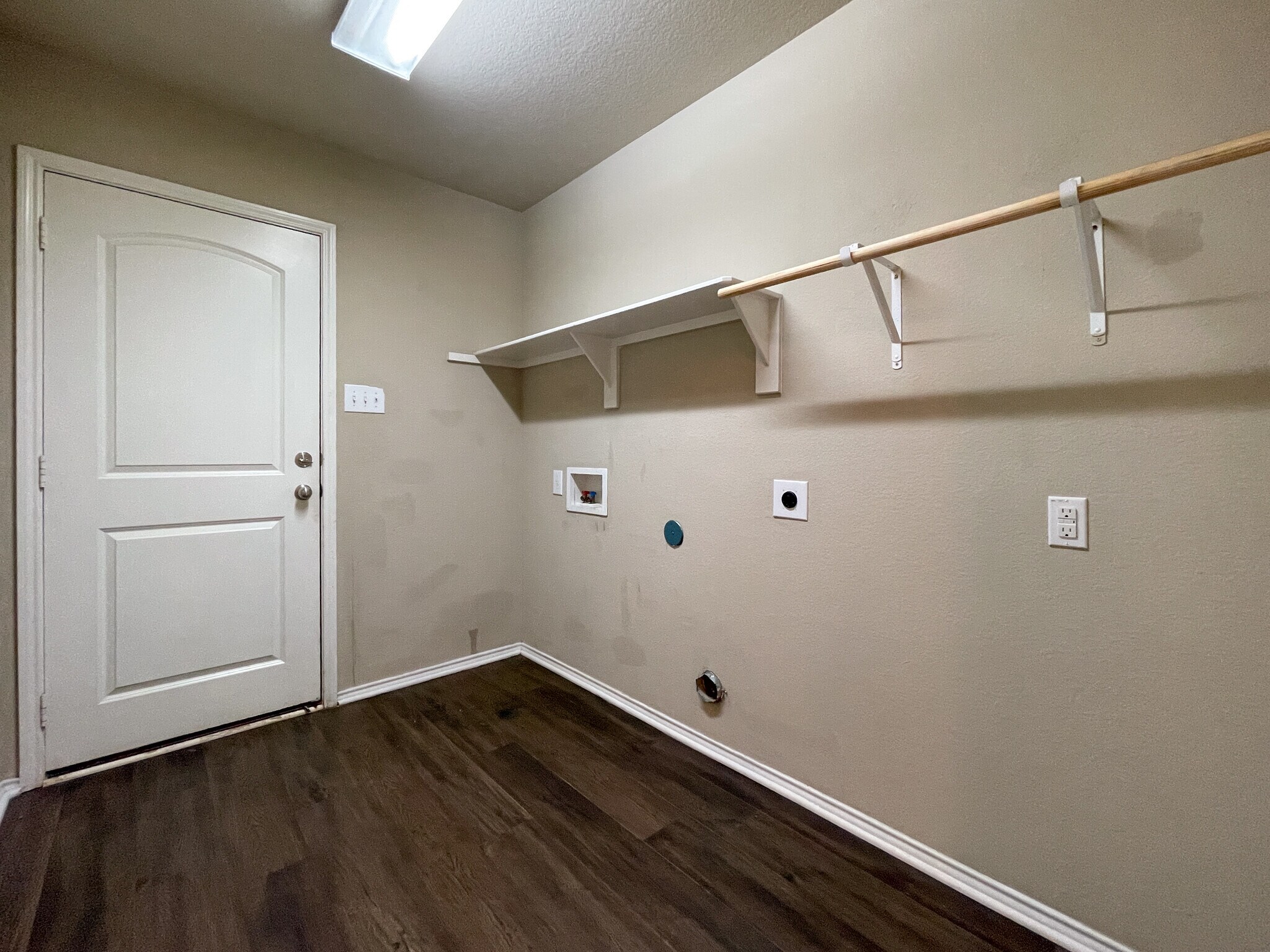 Building Photo - 10304 Walley Way