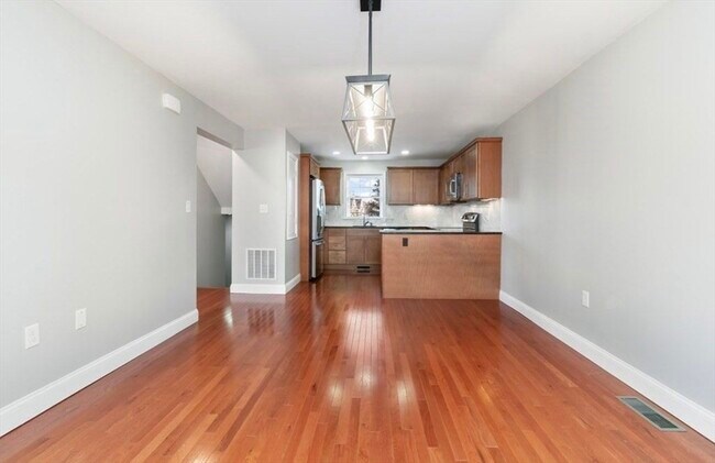 Building Photo - 38 Webster St