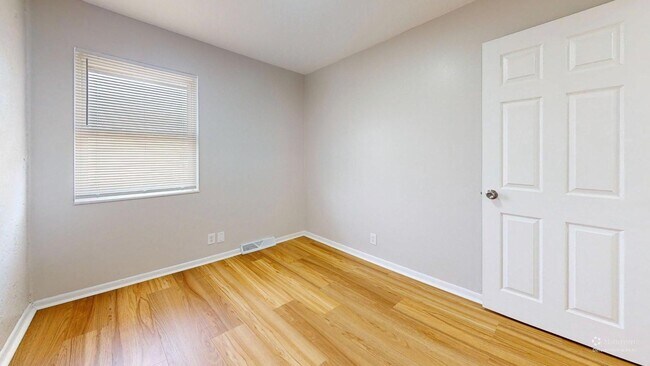 Building Photo - Elyria - fully updated two bedroom townhouse for rent!