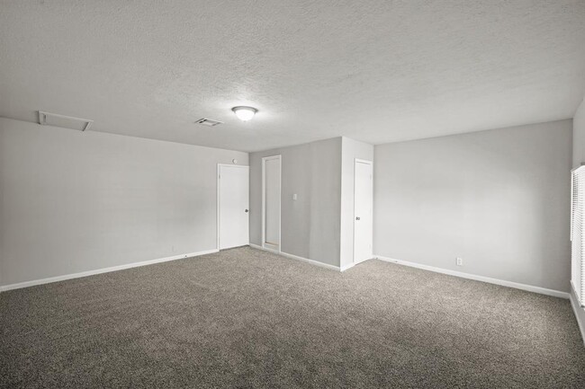 Building Photo - 4403 Trafalgar Dr