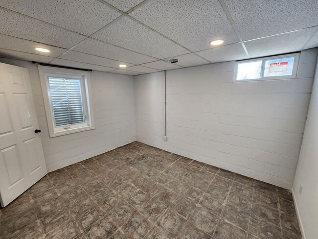 Building Photo - Remodeled 3-4 bedroom 2 bath house
