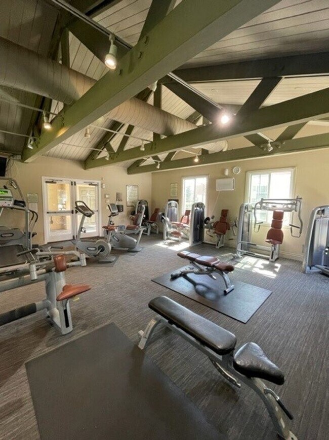 Building Photo - Bright and Gorgeous Condo in UTC near UCSD!!