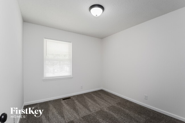 Building Photo - 1706 Pebble Brook Dr