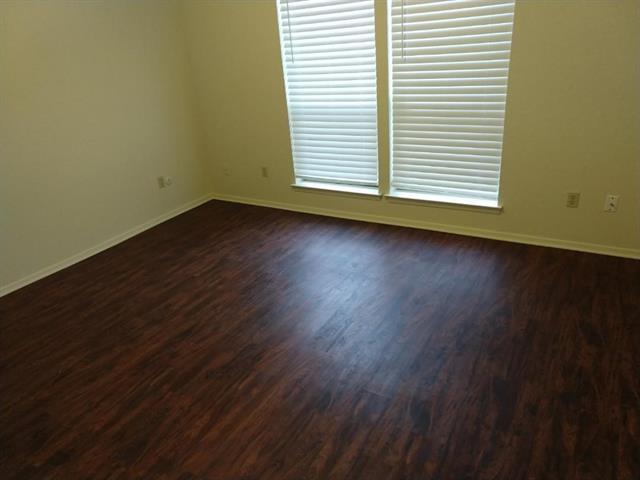 Building Photo - 2110 Valleywood Dr