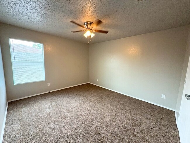 Building Photo - 3952 Golden Horn Ln