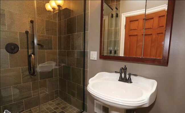 2nd floor shower - 2039 W Homer St