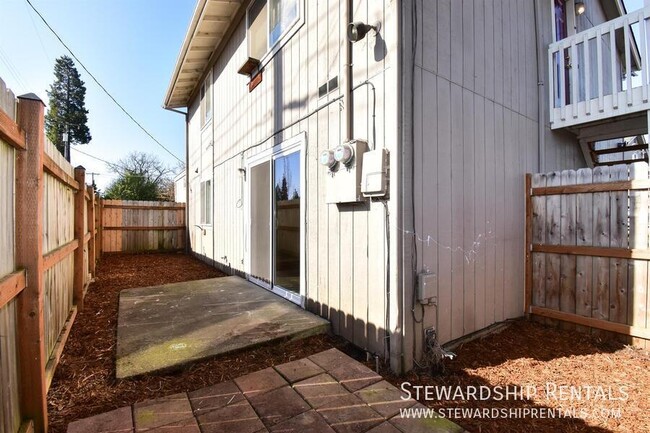 Building Photo - 1162 Grant Alley