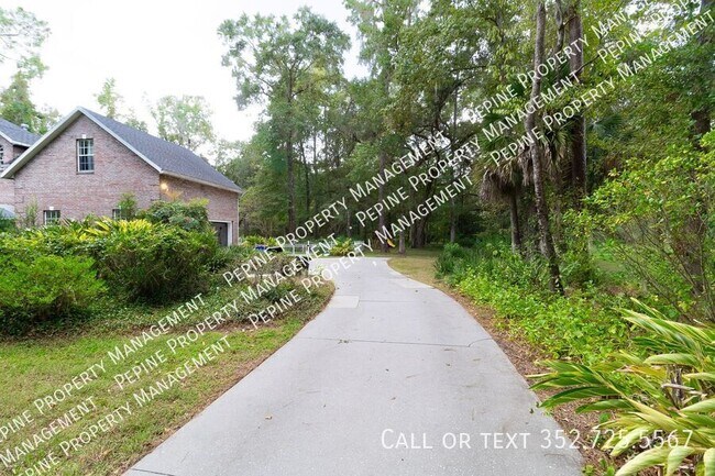 Building Photo - 11121 NW 15th Pl