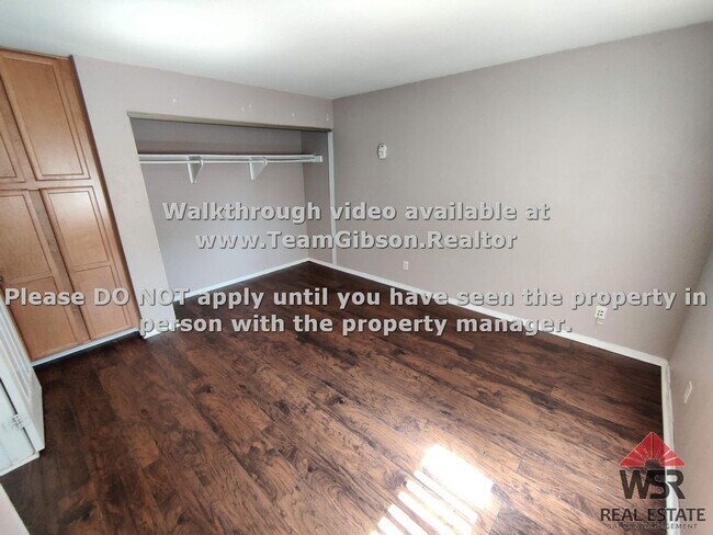 Building Photo - 1 Bedroom, Upstairs Condo