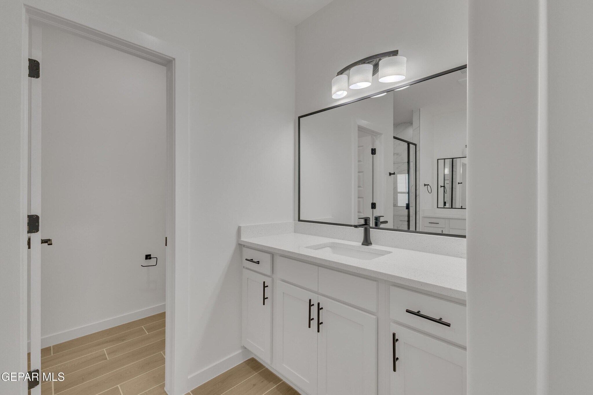 Building Photo - 12716 Middlesbrough Ave