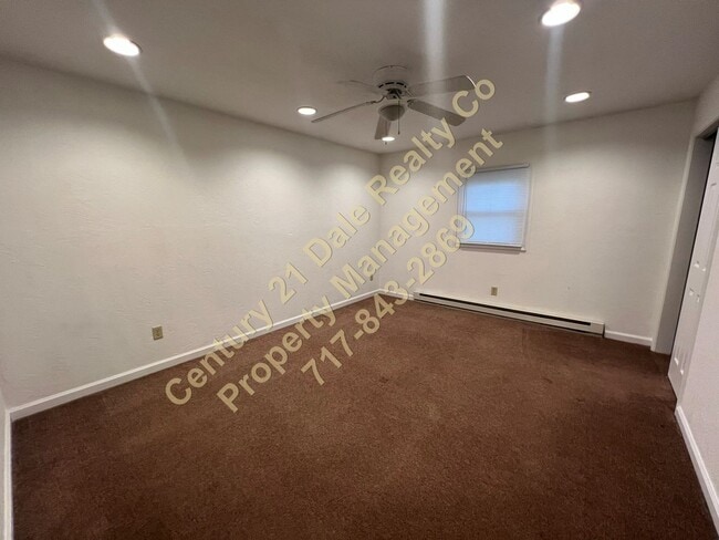 Building Photo - 2BR, 1.5 Bath home in Dallastown School Di...