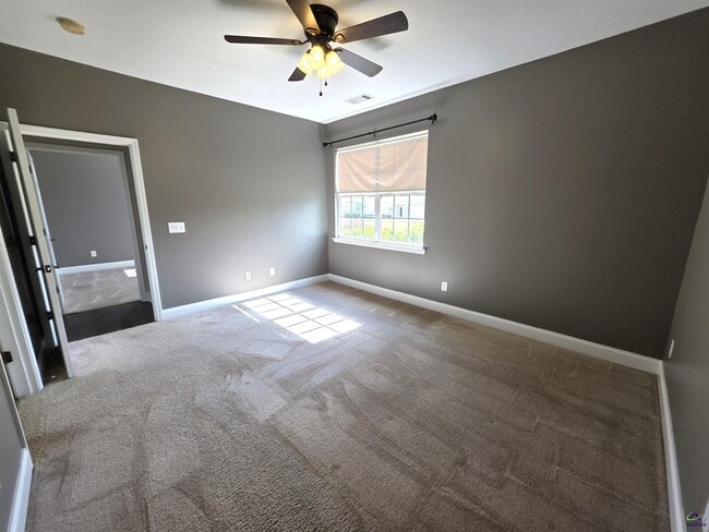 Building Photo - 412 Nandina Ct