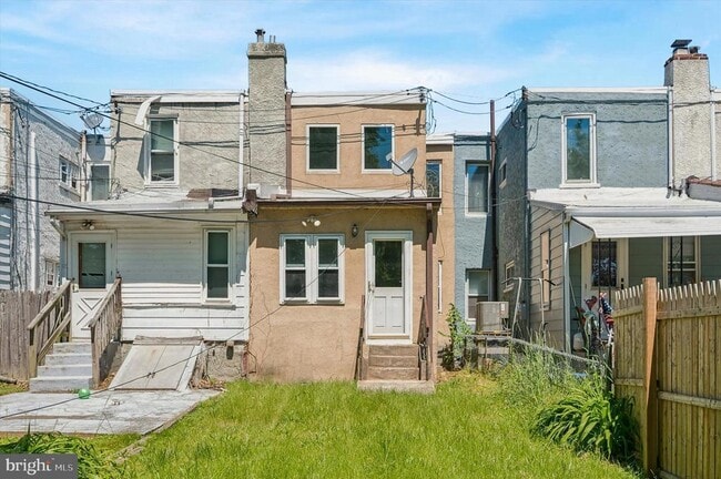 Building Photo - 431 Iroquois St