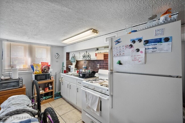 Building Photo - 4925 Southside Dr