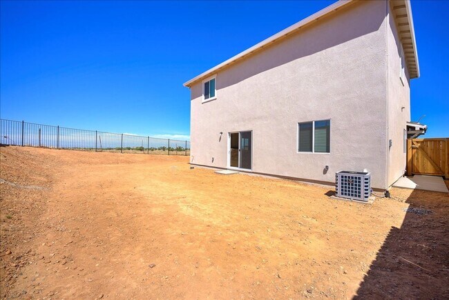 Building Photo - 3685 Vestland Ct