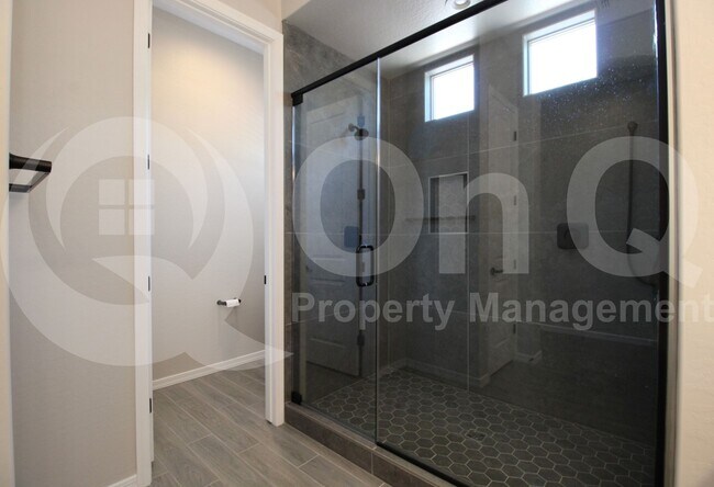 Building Photo - 4245 E Bernice St
