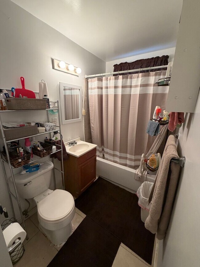 Building Photo - 3212 Barton Ave