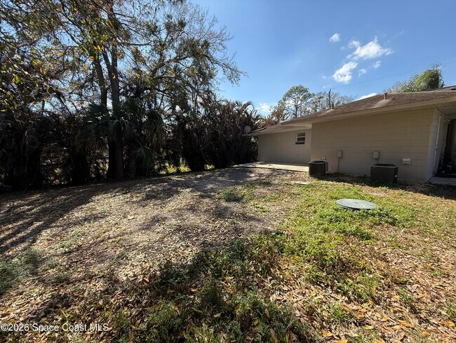 Building Photo - 324 Bay Ave