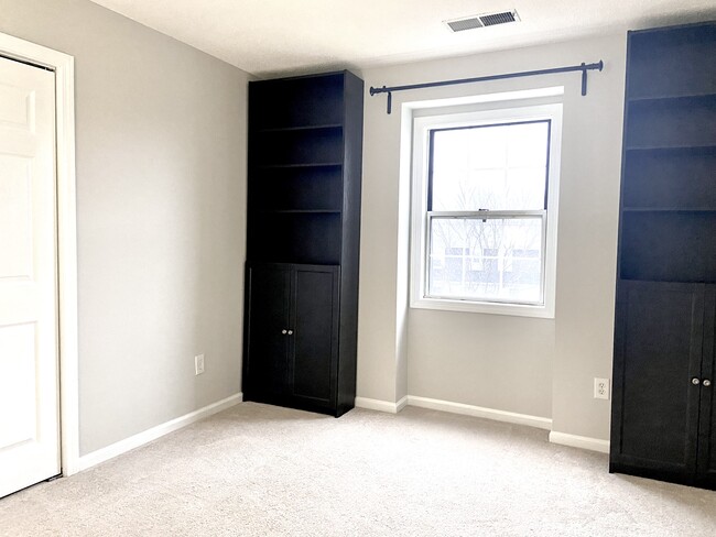 Building Photo - 204 Austin Ryer Ln