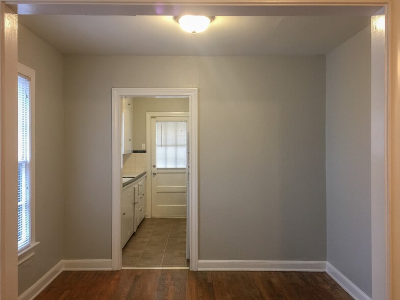 Building Photo - 1912 S Donnybrook Ave