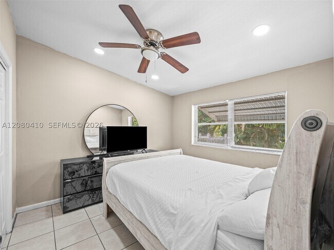 Building Photo - 3609 Townhouse Ct
