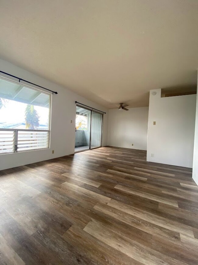 Building Photo - Waipio Kuola Rainbow Series 2 bedroom, 1 b...