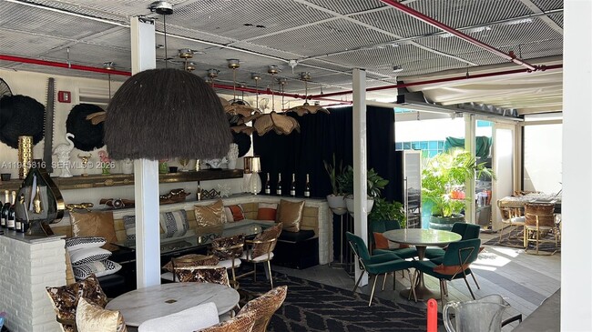 Building Photo - 121 NE 34th St